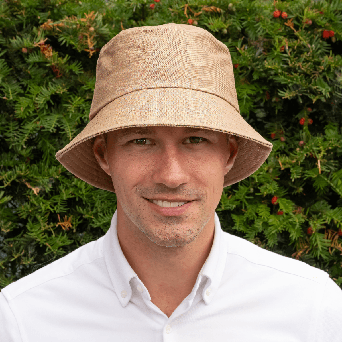 Bucket hats die mensen zelf willen dragen